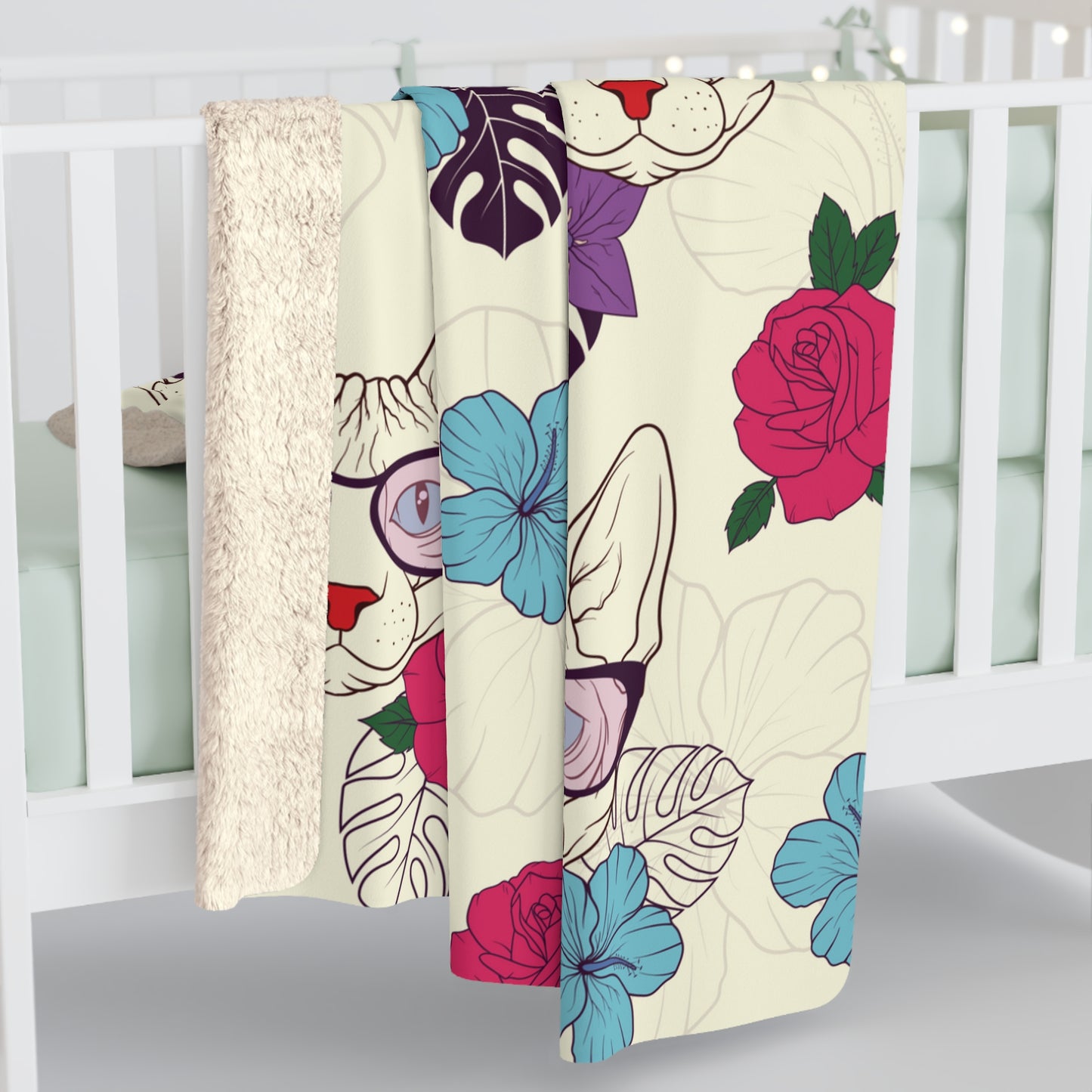 Fleece blanket warm indoor throw with Sphynx cats & flower pattern design.